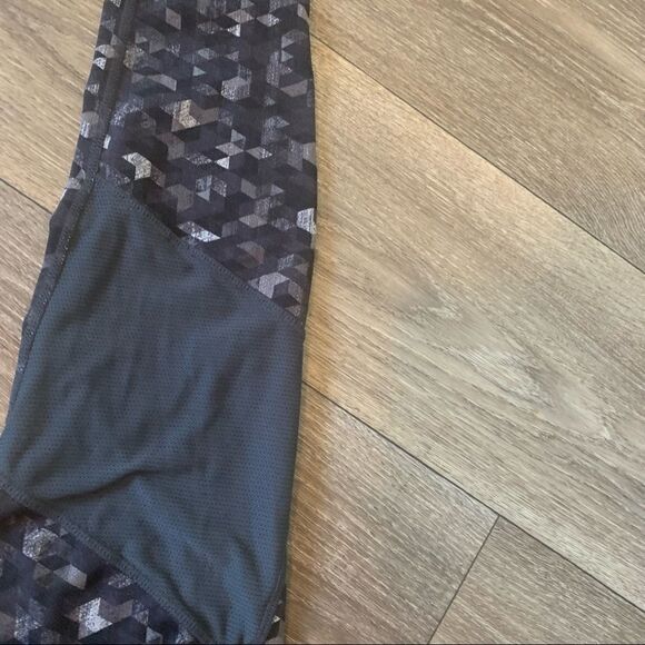 Athleta Black High Rise Leggings with Pockets XS - Picture 5 of 6